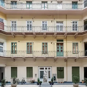  Appartamento Cozy Boho Apartment, Super Central, Parliament, Netflix